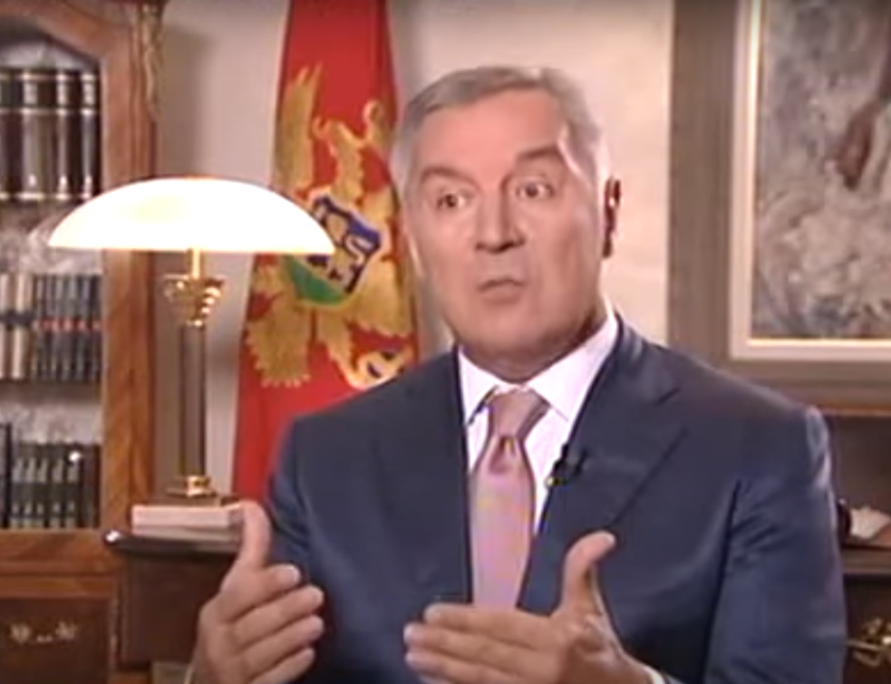 DPS (opet) koristi IPSOS za ”<span style='color:red;'><b>korekcije</b></span>” stvarnosti: Protiv Crkve 50 odsto građana, za režim više od dve trećine